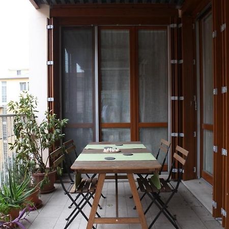 Terrace Apartment Close To Metro Station Milán Exterior foto