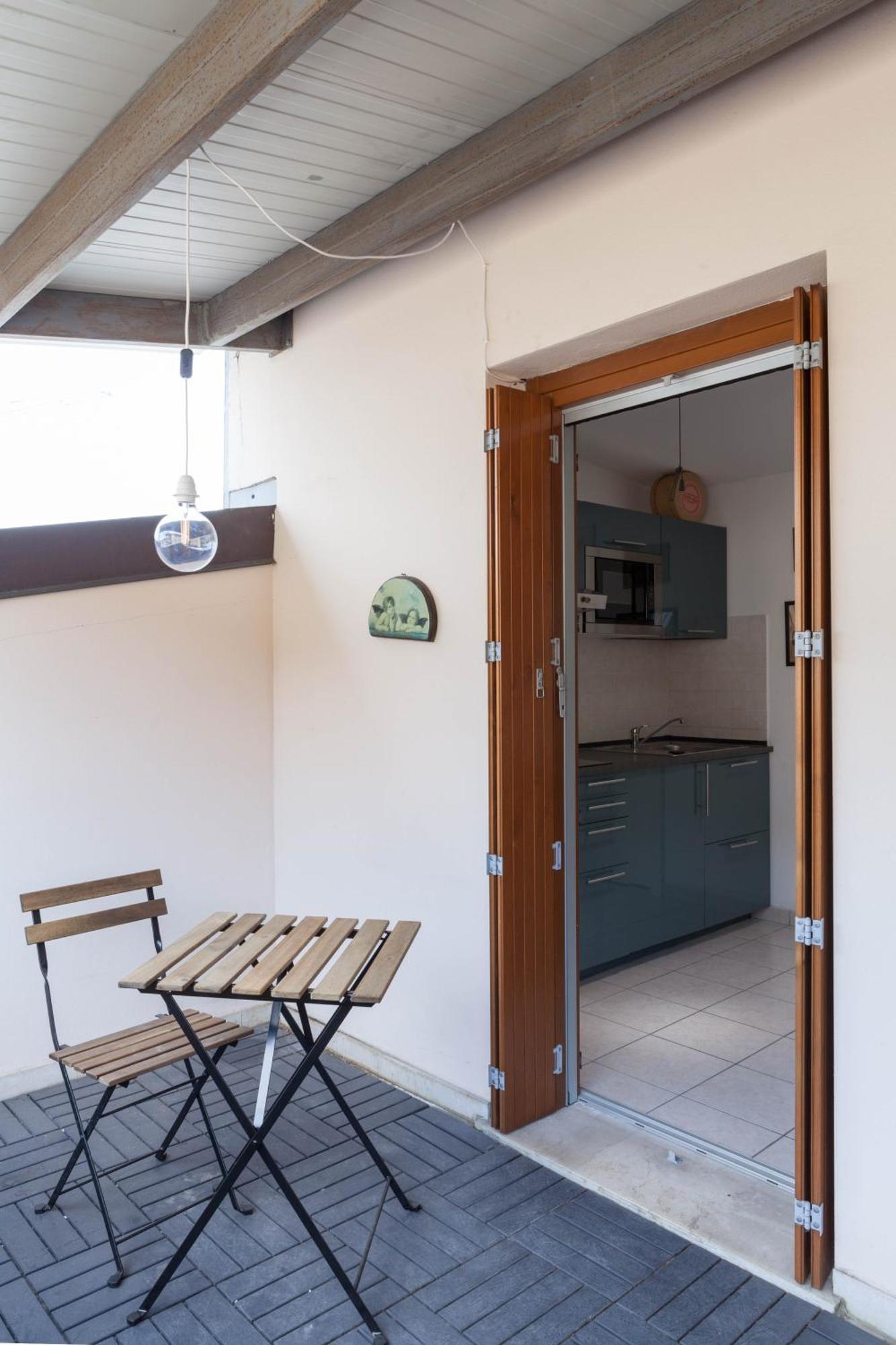 Terrace Apartment Close To Metro Station Milán Exterior foto